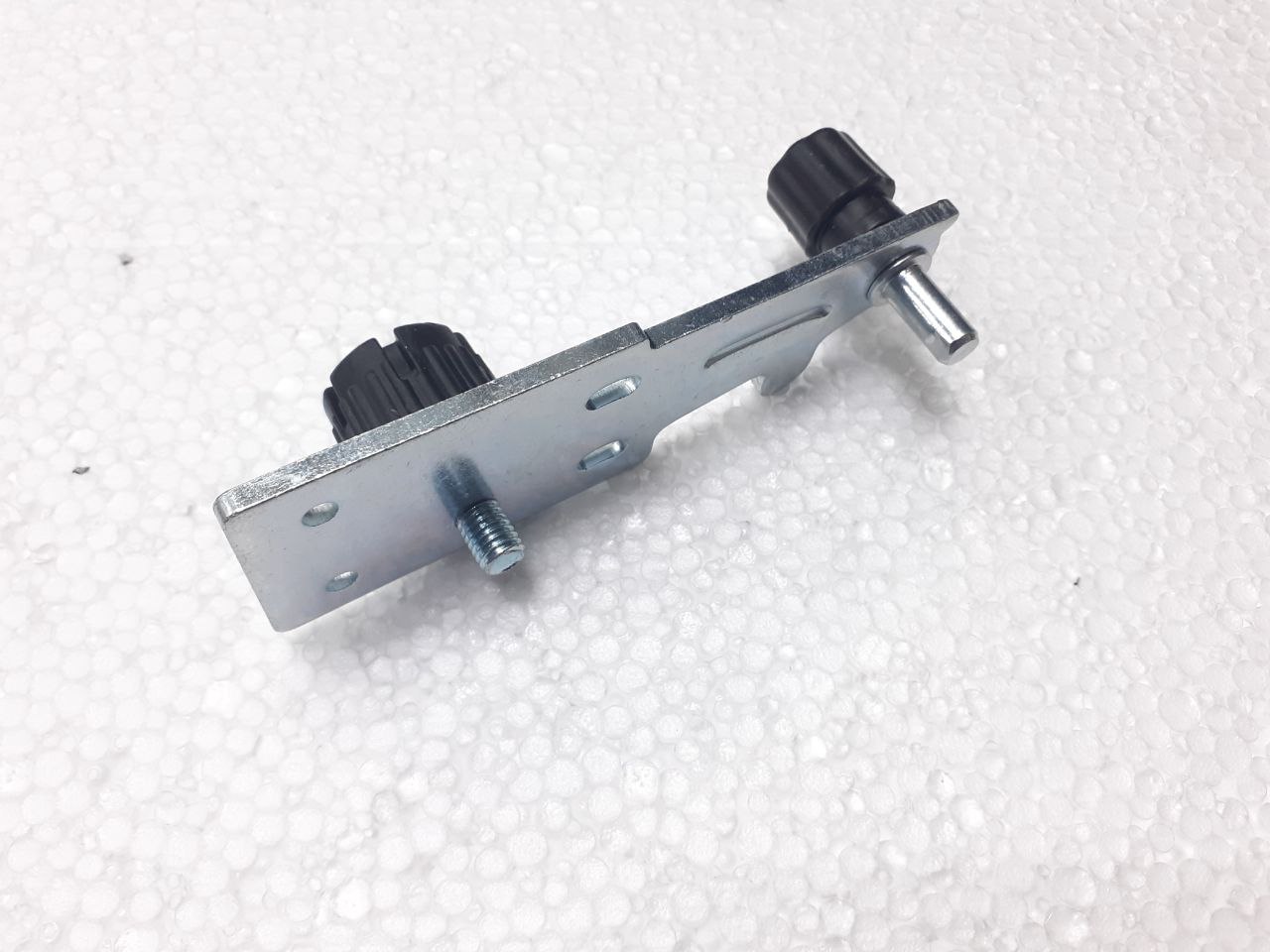 картинка Нижний шарнир холодильника в Сервисном центре «Близнецов»