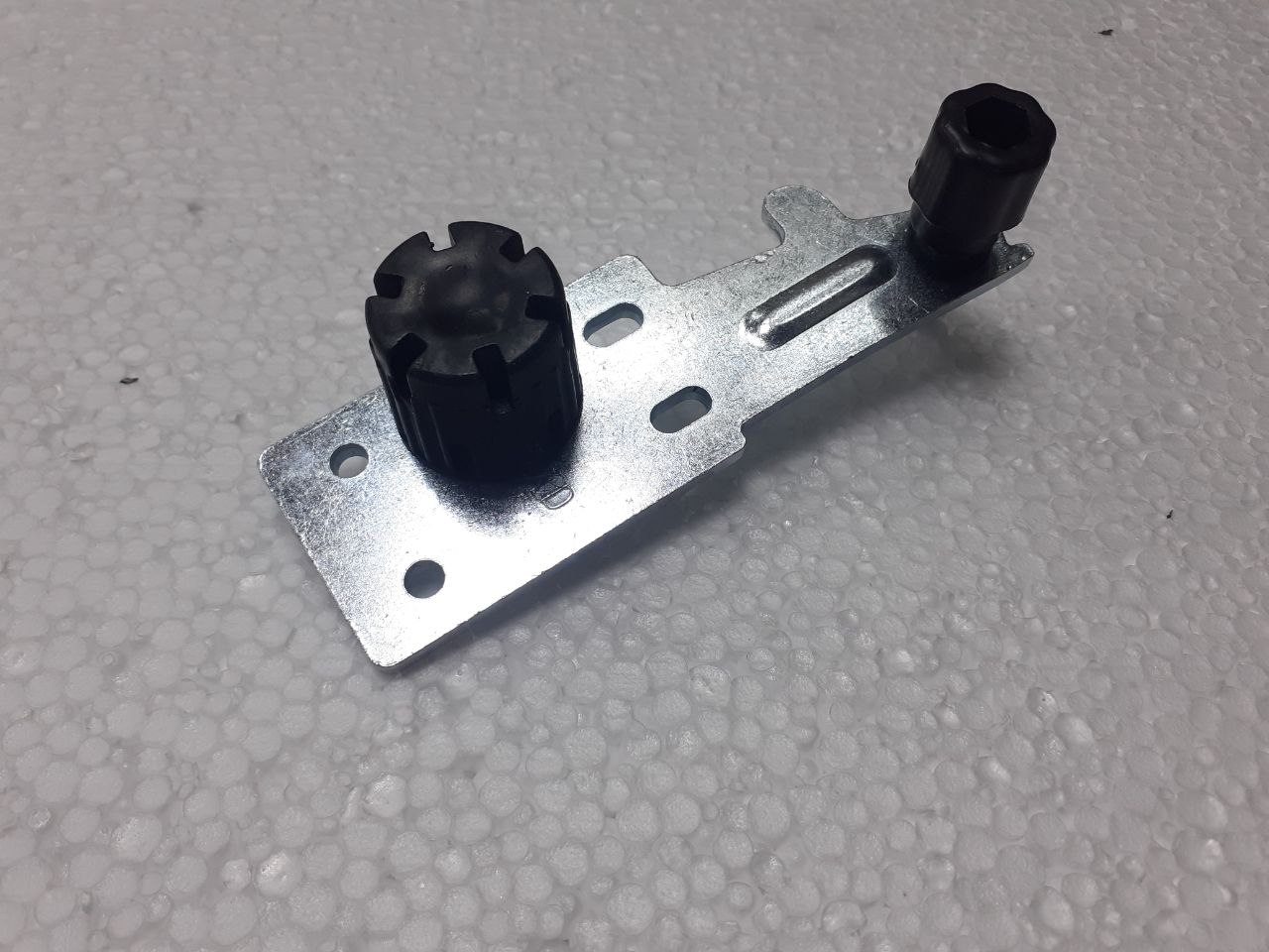 картинка Нижний шарнир холодильника в Сервисном центре «Близнецов»