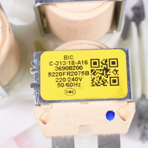 картинка Электроклапан заливной стиральной машины в Сервисном центре «Близнецов»