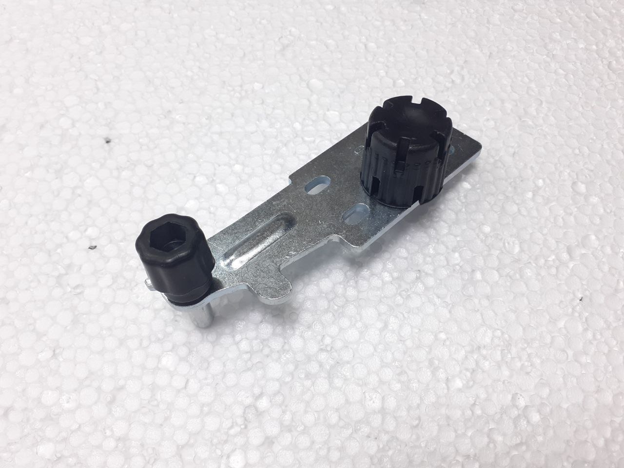 картинка Нижний шарнир холодильника в Сервисном центре «Близнецов»