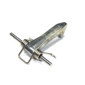 картинка Крючок люка в сборе со штырем и пружиной стиральной машины в Сервисном центре «Близнецов»